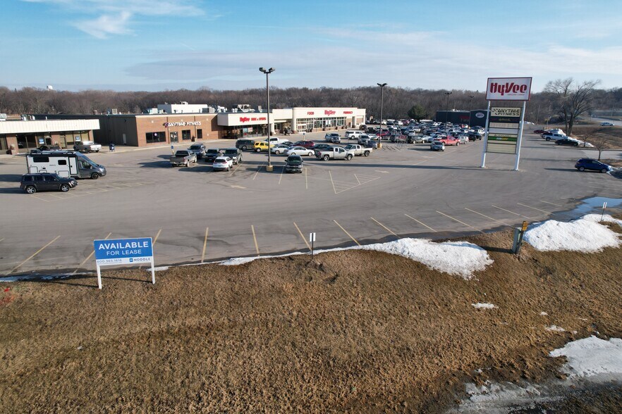 More Photos Of 1500 Highway 169 N, Algona Unknown For Lease