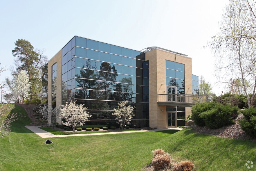 Primary Photo Of 4940 Cascade Rd SE, Grand Rapids Medical For Lease