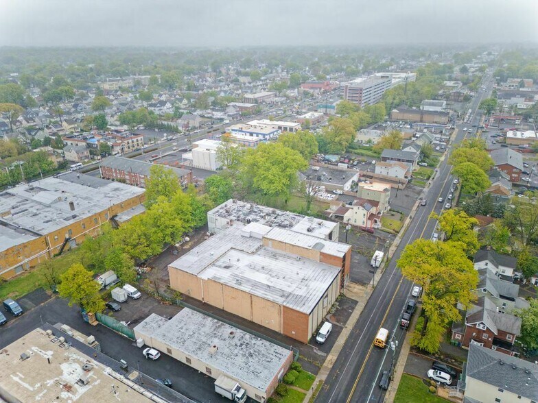 More Photos Of 300-306 W 1st Ave, Roselle Warehouse For Sale