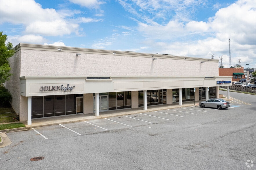 Primary Photo Of 1510 Reisterstown Rd, Pikesville Drugstore For Lease