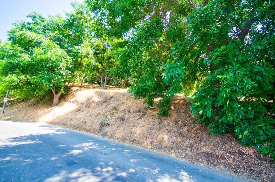 More Photos Of 5306 Borland rd, Los Angeles Land For Sale