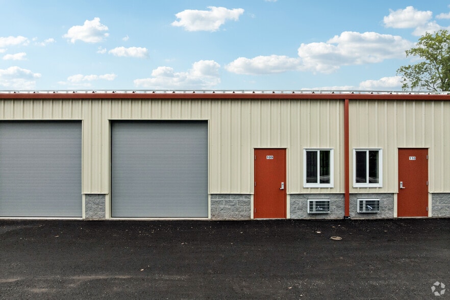 More Photos Of 130 Christopher Ln, Harleysville Warehouse For Lease