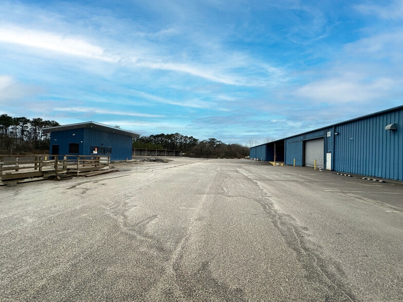 More Photos Of 1069 Lincoln Ave, North Charleston Warehouse For Lease