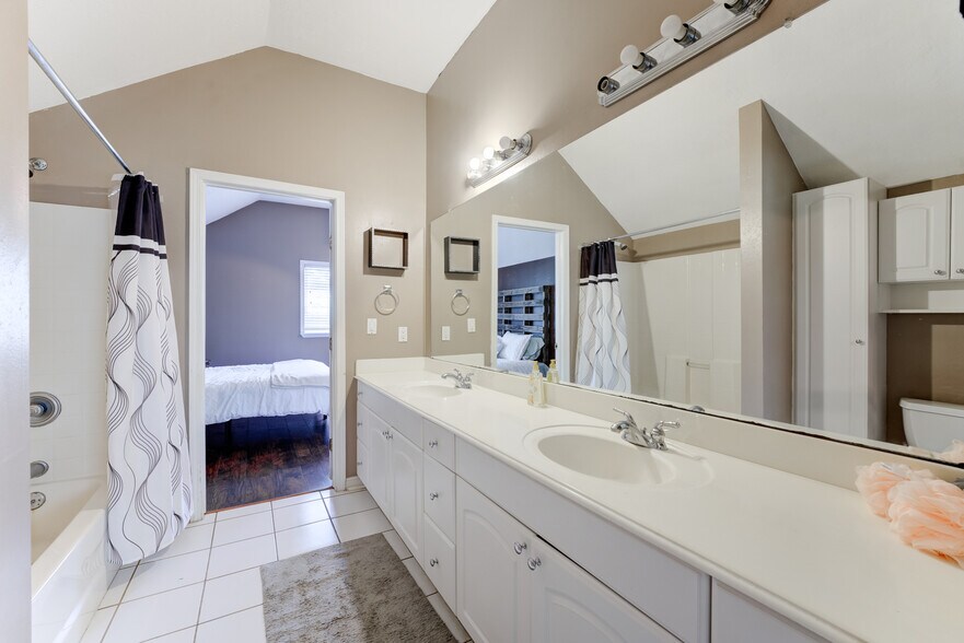 More Photos Of 19323 Belleau Wood Dr, Humble Flex For Sale