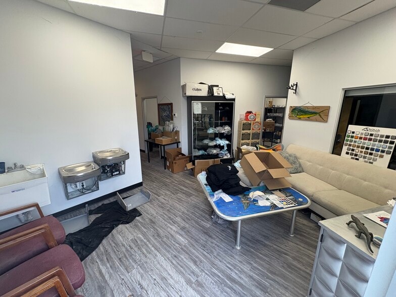 More Photos Of 3250 44th Ave N, Saint Petersburg Manufacturing For Lease