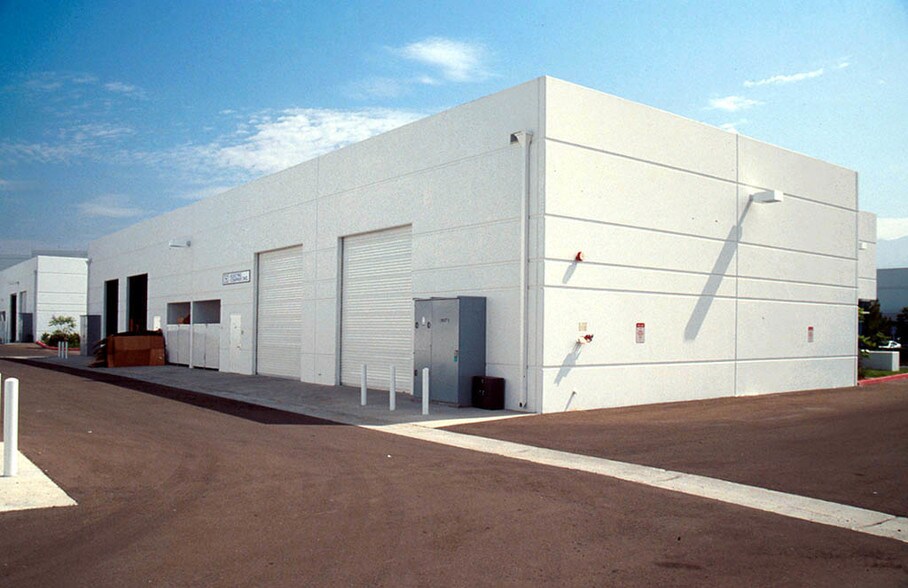 More Photos Of 19671 Descartes, Foothill Ranch Warehouse For Lease