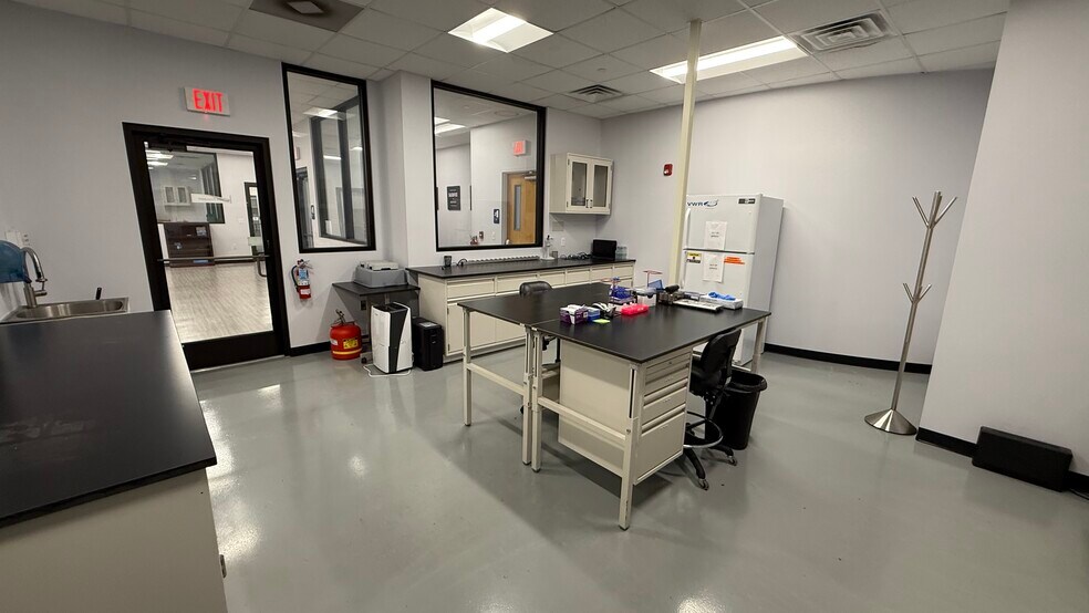 More Photos Of 2550 Brodhead Rd, Bethlehem Flex For Lease