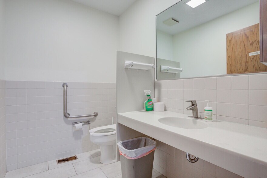 More Photos Of 2434 Commerce Blvd, Mound Office For Sale