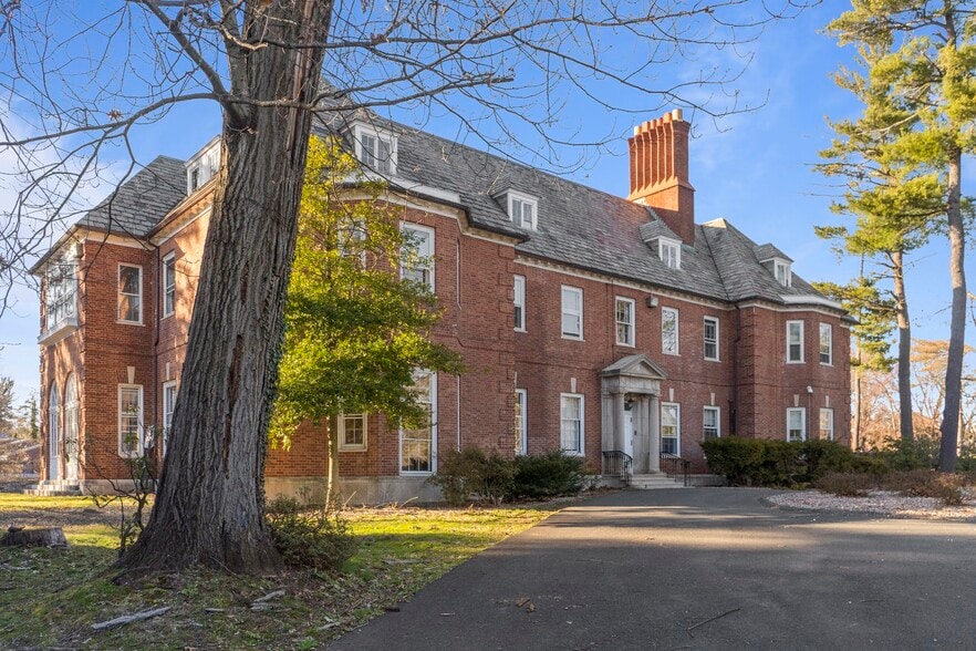 More Photos Of 1265 Asylum Ave, Hartford Lodge Meeting Hall For Lease