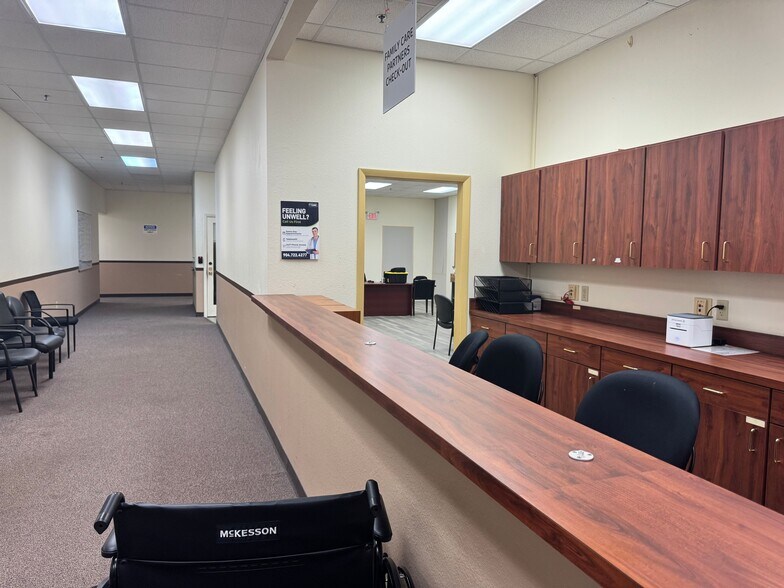 More Photos Of 1215 Dunn Ave, Jacksonville Medical For Lease