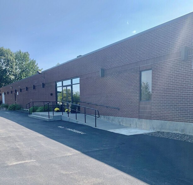 More Photos Of 6 A St, Derry Manufacturing For Lease