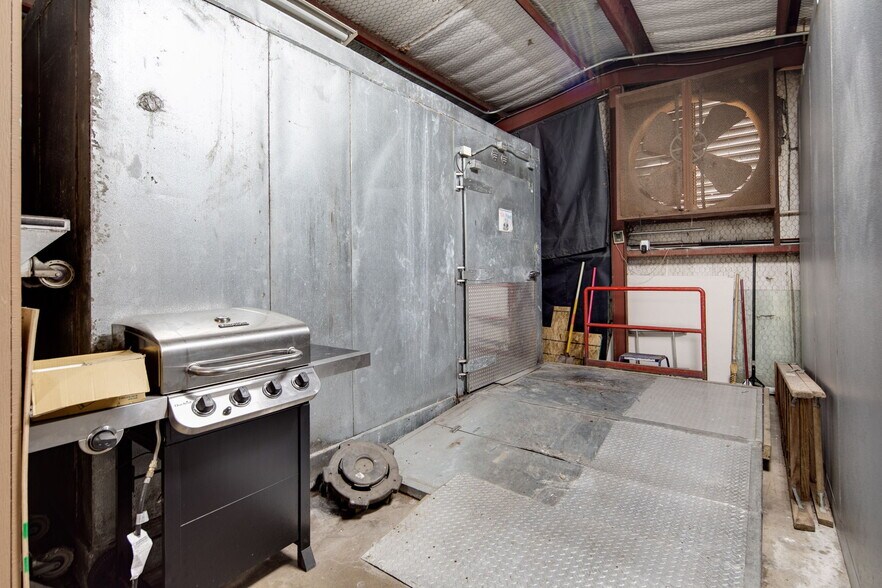 More Photos Of 2606 S Texas Ave, Bryan Restaurant For Sale