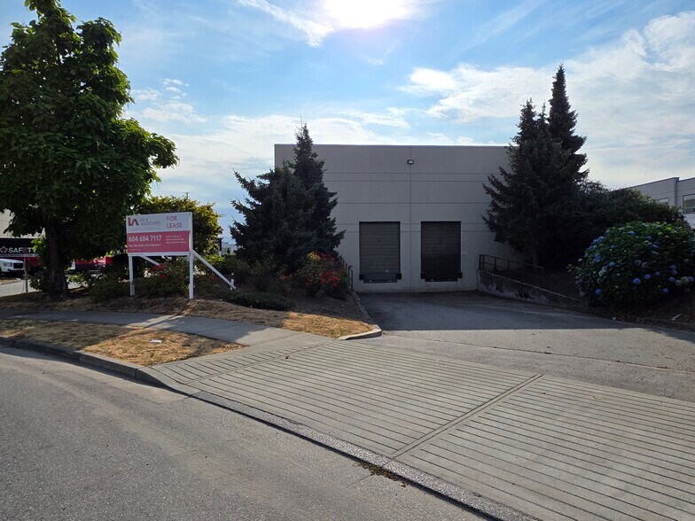 More Photos Of 1530 Kingsway Ave, Port Coquitlam Warehouse For Lease