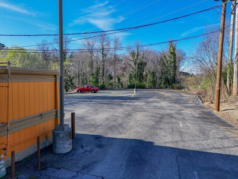 More Photos Of 683 Brandon Ave, Roanoke Fast Food For Sale