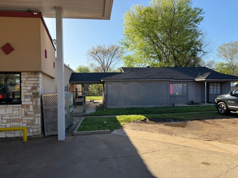 More Photos Of 1515 S Mobberly Ave, Longview Service Station For Sale
