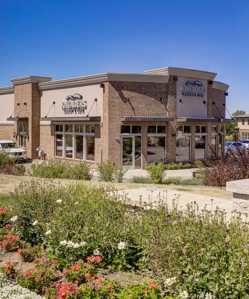 More Photos Of 9846 Zenith Meridian Dr, Englewood Restaurant For Lease