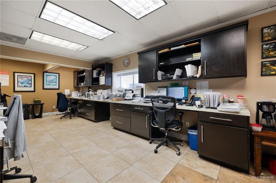 More Photos Of 1300 W US Highway 83, Alamo Warehouse For Sale