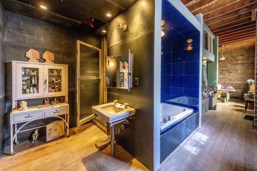 More Photos Of 502 N Hickory St, Champaign Research And Development For Sale