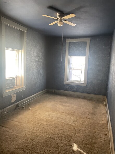 More Photos Of 900 N 2nd St, Saint Charles Storefront Retail Residential For Sale