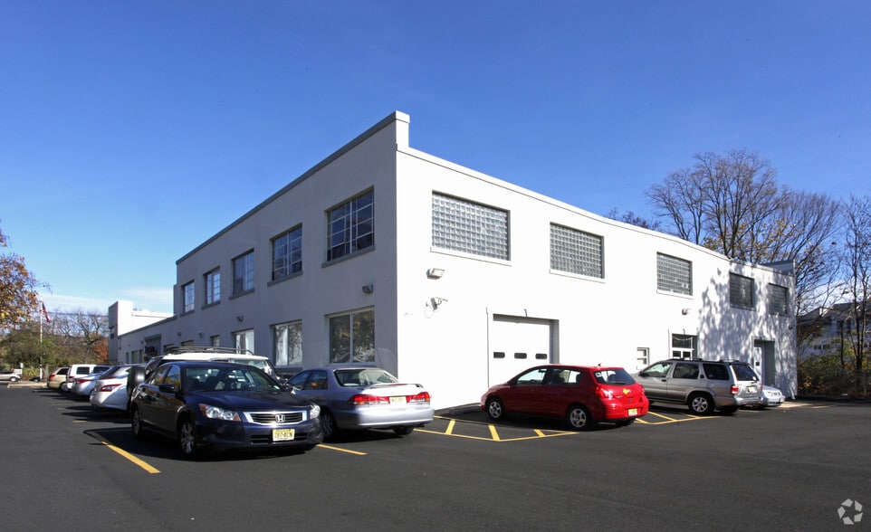 More Photos Of 1100 Morris Ave, Union Township Light Manufacturing For Lease