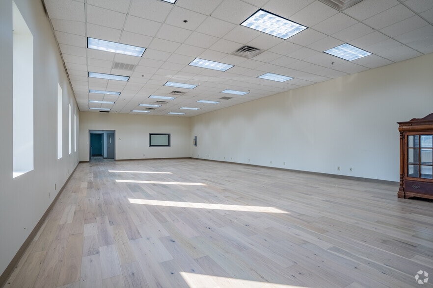 More Photos Of 1 Johnson St, Cartersville Warehouse For Lease