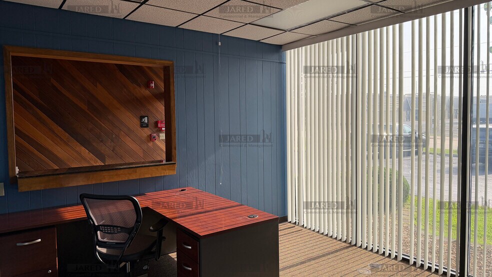 More Photos Of 509 S Union Ave, Springfield Light Distribution For Sale