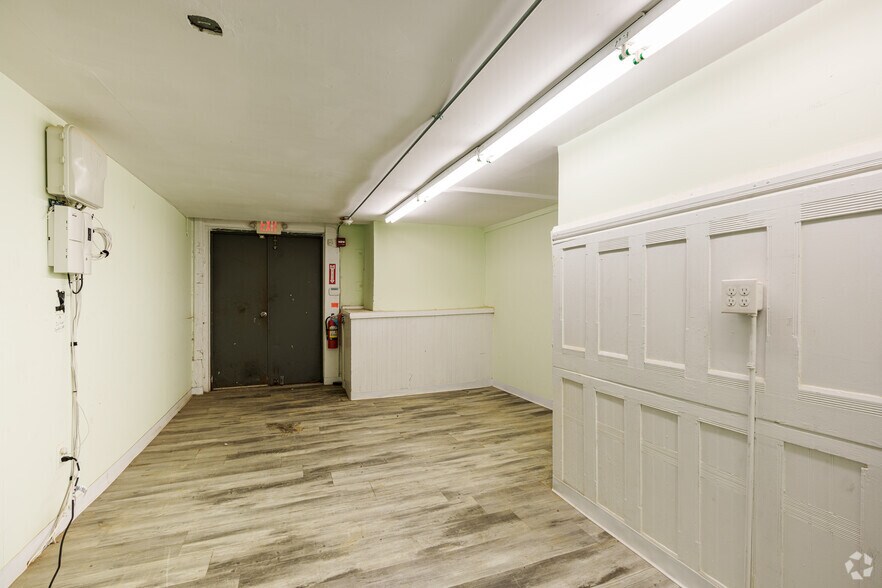 More Photos Of 1318 Walnut St, Philadelphia Storefront Retail Residential For Sale
