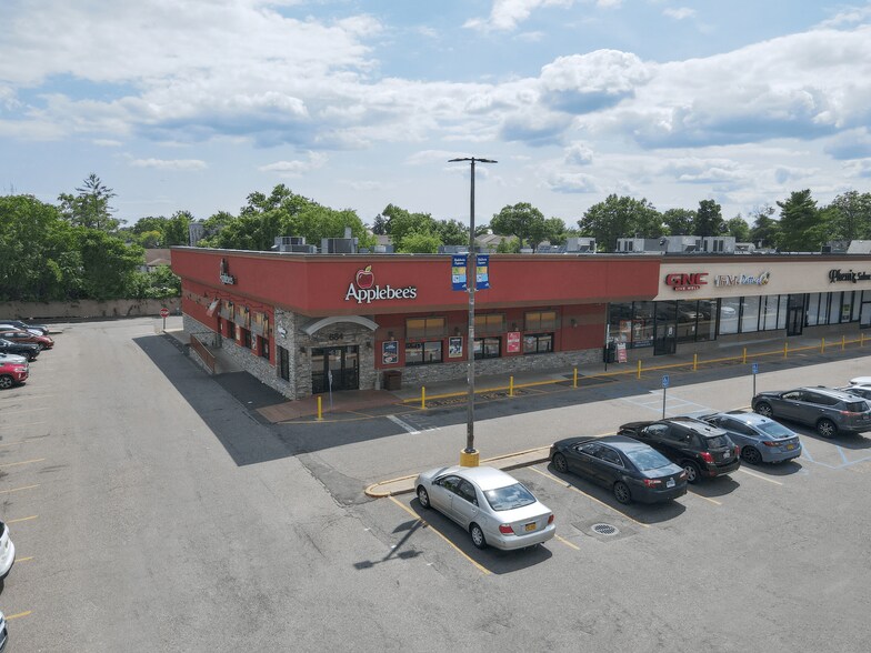 More Photos Of 660-690 Sunrise Hwy, Baldwin Unknown For Lease