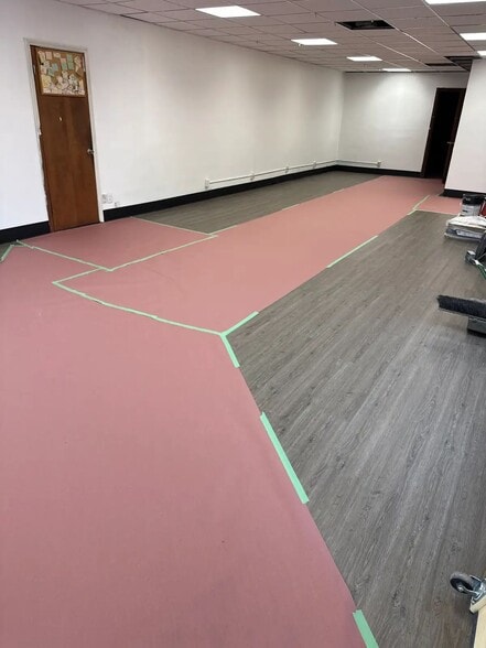 More Photos Of 2911 Preston Hwy, Louisville Storefront Retail Office For Lease