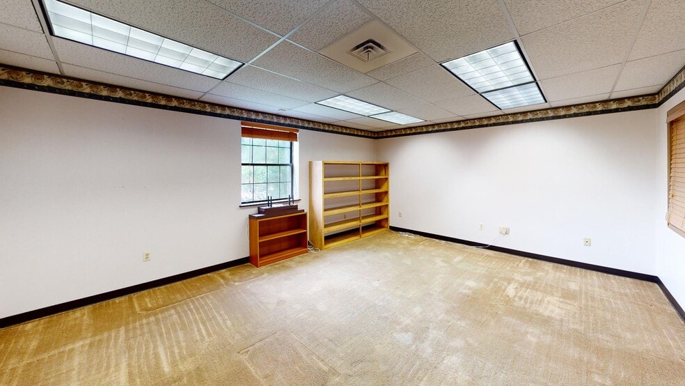 More Photos Of 1 Insurance Way, Ona Office For Lease