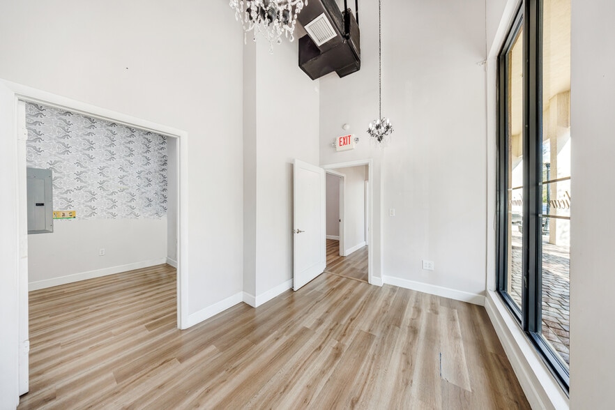 More Photos Of 17225 S Dixie Hwy, Palmetto Bay Storefront Retail Office For Lease