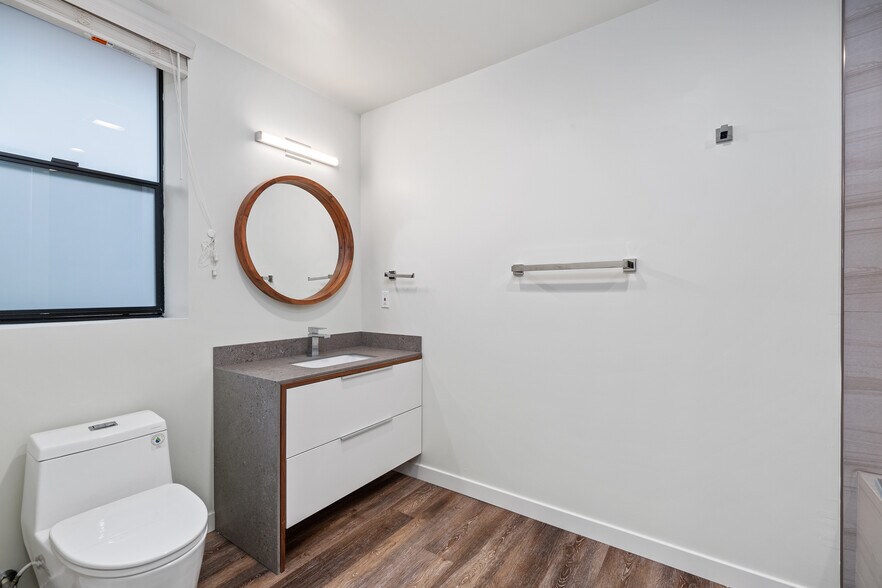 More Photos Of 11254 Mississippi Ave, Los Angeles Multifamily For Sale