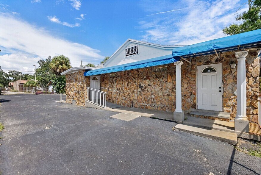 More Photos Of 3425 22nd Ave S, Saint Petersburg Storefront For Sale