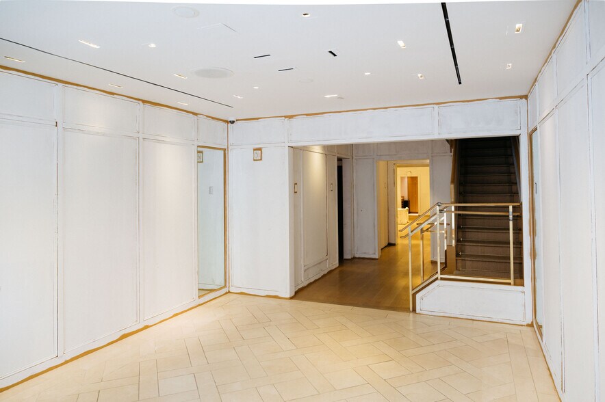 More Photos Of 797 Madison Ave, New York Storefront Retail Office For Sale
