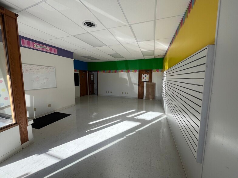 More Photos Of 127 S Main St, Spencer Specialty For Sale