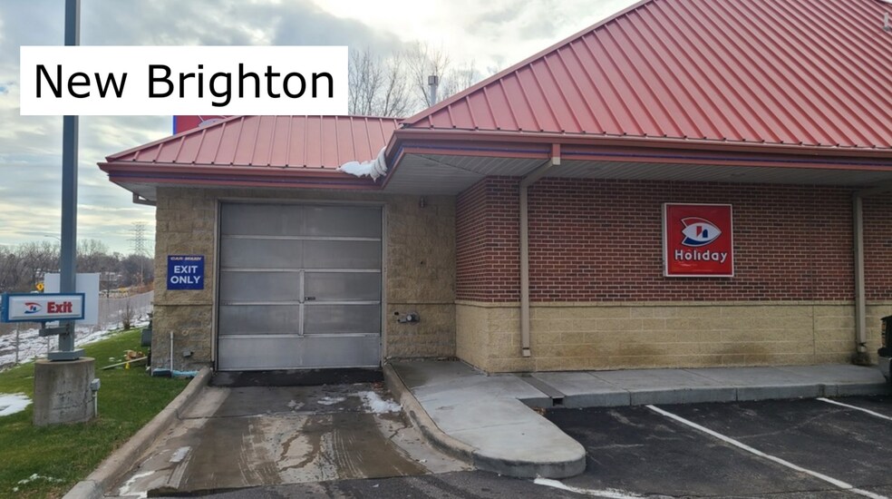 More Photos Of 201 W County Road E2, New Brighton Convenience Store For Sale