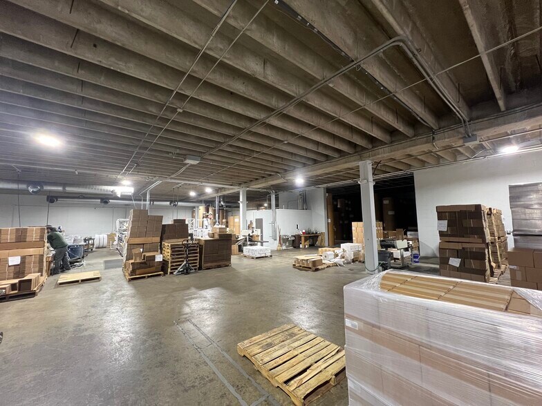 More Photos Of 724 Montana Dr, Charlotte Warehouse For Lease