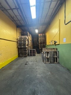 More Photos Of 1000 Lawrence St, Los Angeles Warehouse For Sale