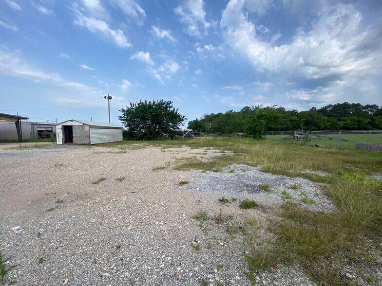 More Photos Of 4770 Washington Blvd, Beaumont Light Distribution For Lease