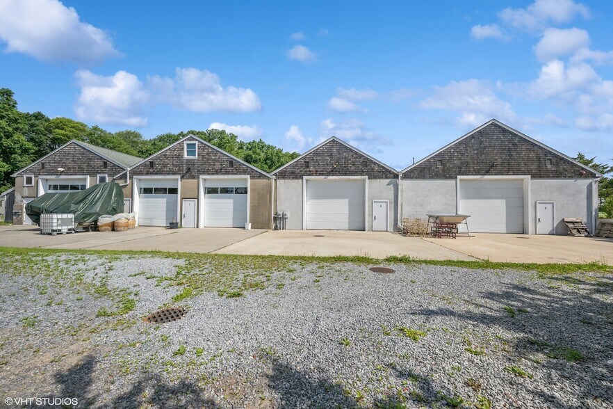 More Photos Of 5195 Old North Rd, Southold Winery Vineyard For Sale