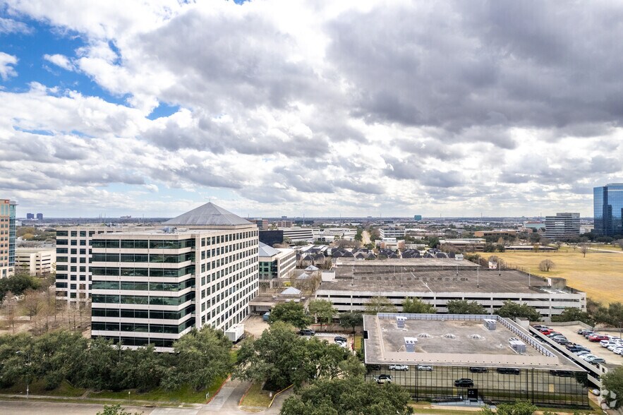 More Photos Of 3010 Briarpark Dr, Houston Office For Sale