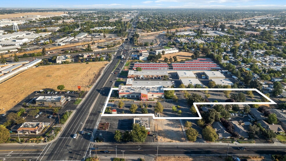 More Photos Of 4940 Watt Ave, North Highlands Restaurant For Sale