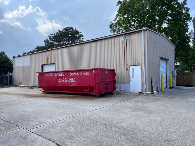 More Photos Of 4913 College Park Dr, Deer Park Industrial For Sale