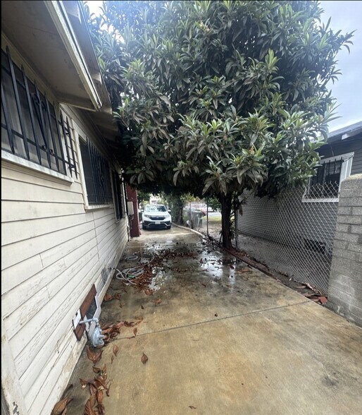 More Photos Of 1183 W 37th Dr, Los Angeles Apartments For Sale