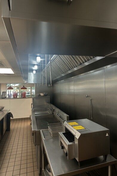 More Photos Of 11635 Ash St, Leawood Coworking Space