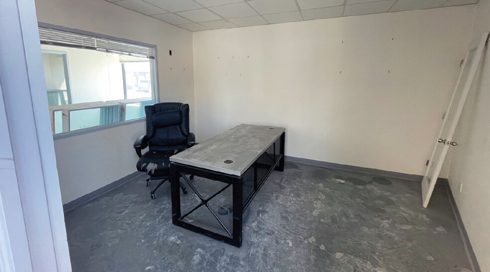 More Photos Of 53-21 Vernon Blvd, Long Island City Warehouse For Lease