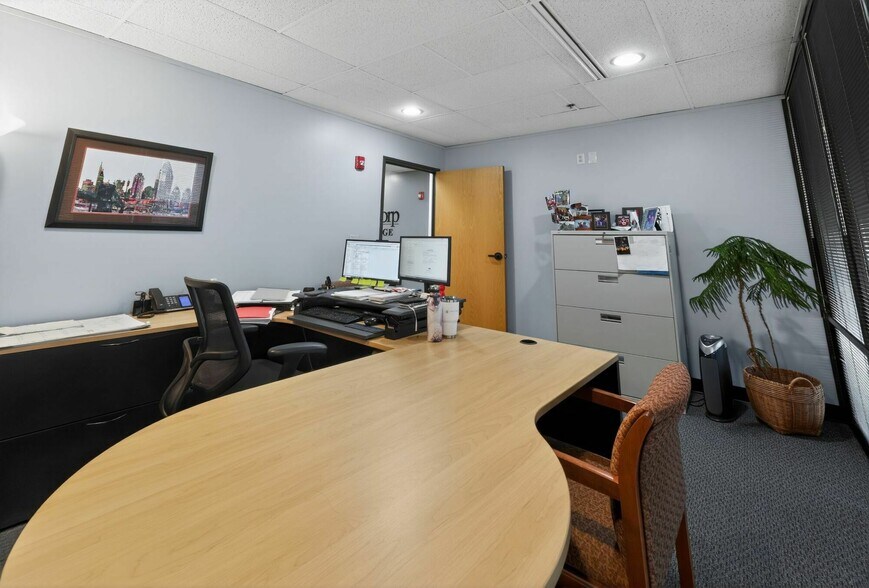 More Photos Of 400 TechneCenter Dr, Milford Office For Sale