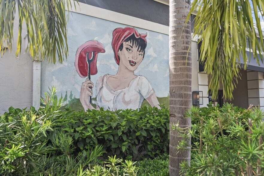 More Photos Of 514 NW Dixie Hwy, Stuart General Retail For Sale