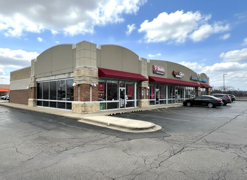 Primary Photo Of 2445-2457 N Richmond Rd, McHenry General Retail For Lease