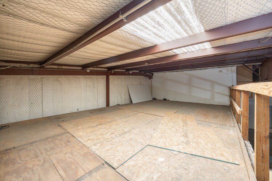More Photos Of 617 G Alexander fwy, Duncanville Warehouse For Lease